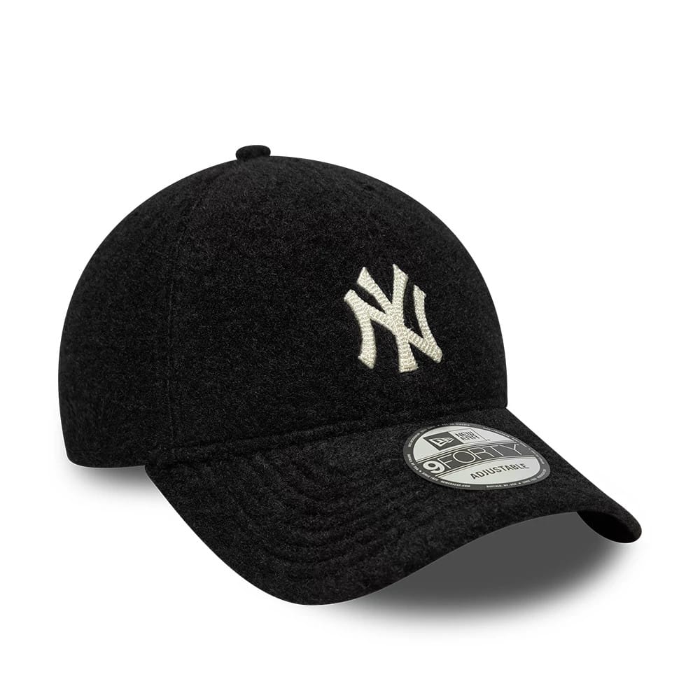 New York Yankees MLB Winter Borg Black 9FORTY Adjustable Cap